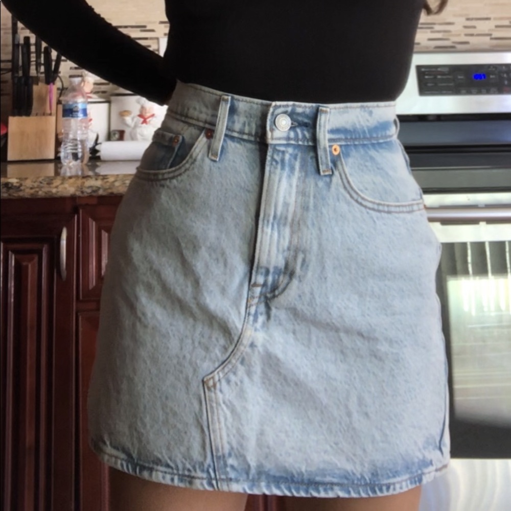 Levi’s high rise Acid Wash Denim Skirt